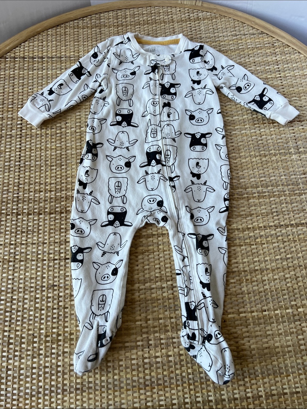 Baby Gap Organic Cotton Footed Onesie Unisex Baby Sleeper farm animal faces 6-9M